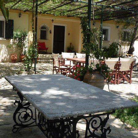 Theni Olive Grove Villa Kato Yerakarion エクステリア 写真